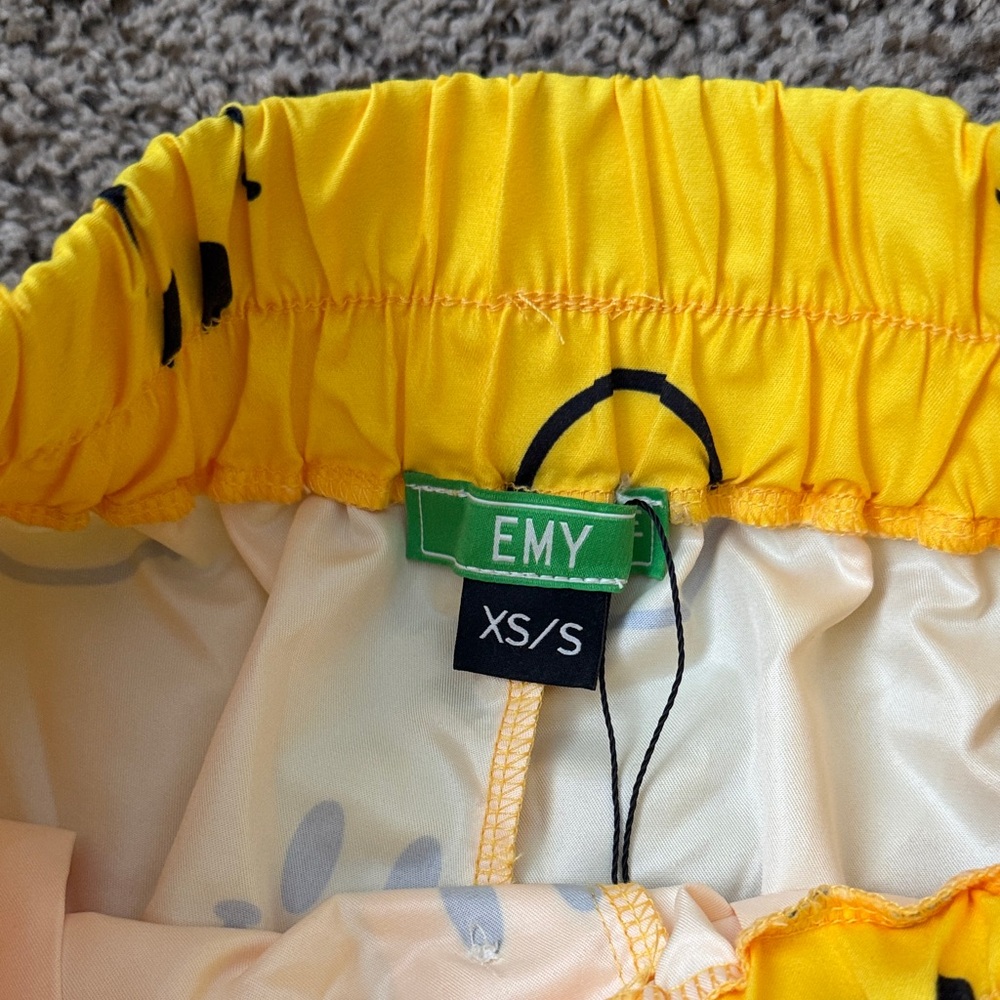 Emyave Yellow Smiley Print Women's Elastic-Waist Shorts - Picture 2 of 2